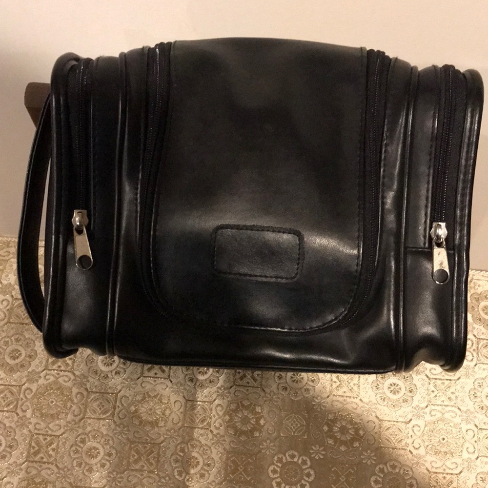 Men’s shaving bag